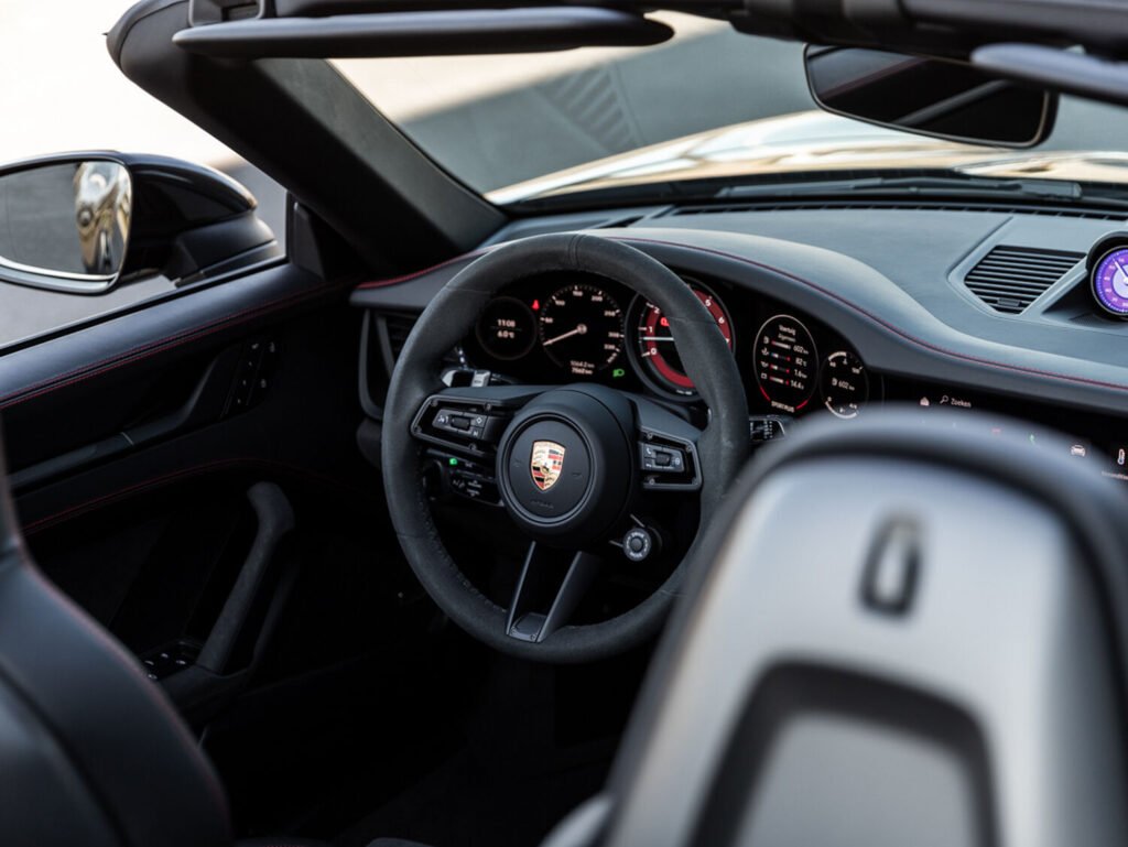 Caviarz-Porsche-911-992-Carrera-4-GTS-Cabriolet-Jet-Black-Metallic34_1406de56d3cd2f610392f2ac6e97ab8e