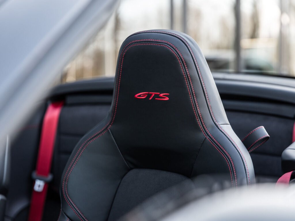 Caviarz-Porsche-911-992-Carrera-4-GTS-Cabriolet-Jet-Black-Metallic35_1406de56d3cd2f610392f2ac6e97ab8e