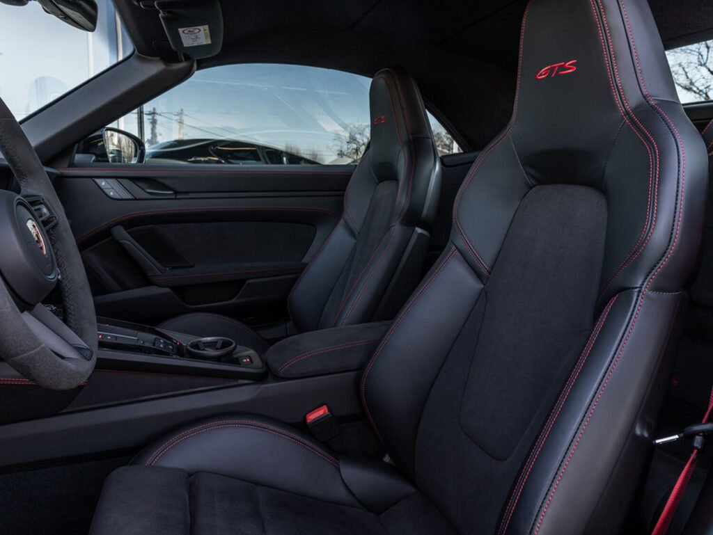 Caviarz-Porsche-911-992-Carrera-4-GTS-Cabriolet-Jet-Black-Metallic40_1406de56d3cd2f610392f2ac6e97ab8e