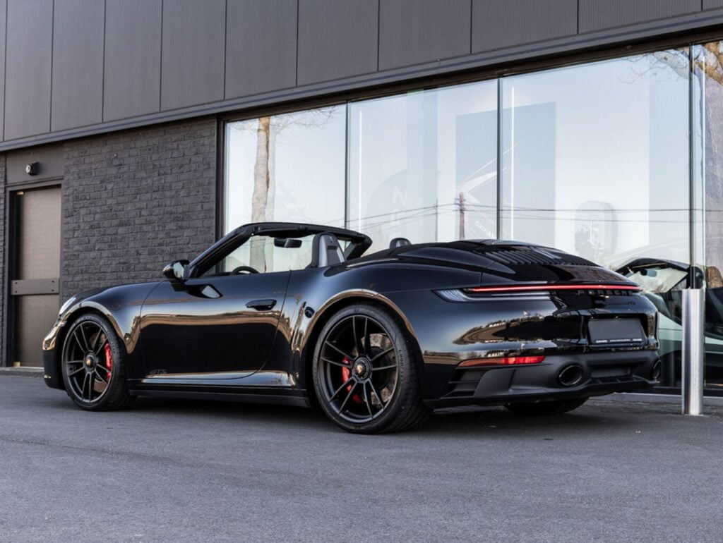 Porsche Carrera 4 GTS Cabriolet Rear 5