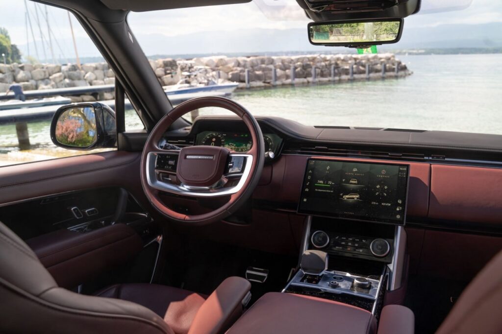 Range Rover Vogue Burgundy Interior