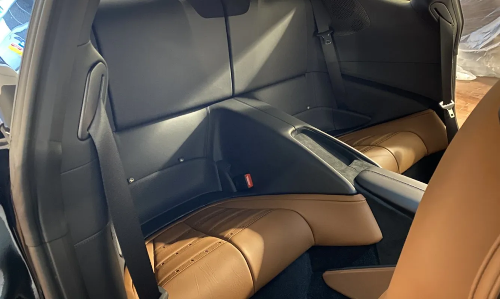 FERRARI-ROMA-SEDILI-PASSEGGERI