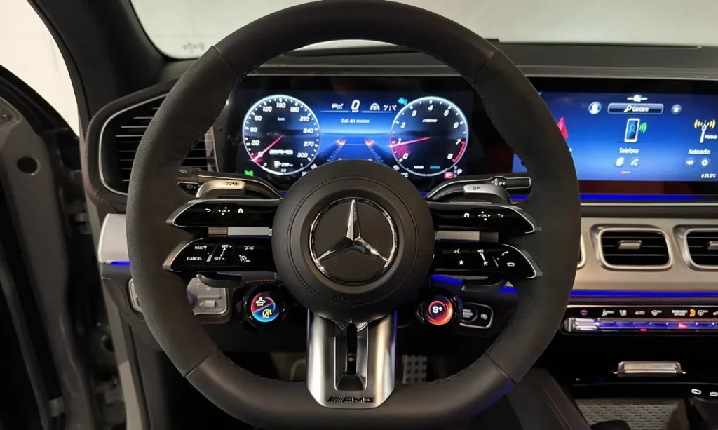 MERCEDES-GLE-COUPE-63S-AMG-VOLANTE