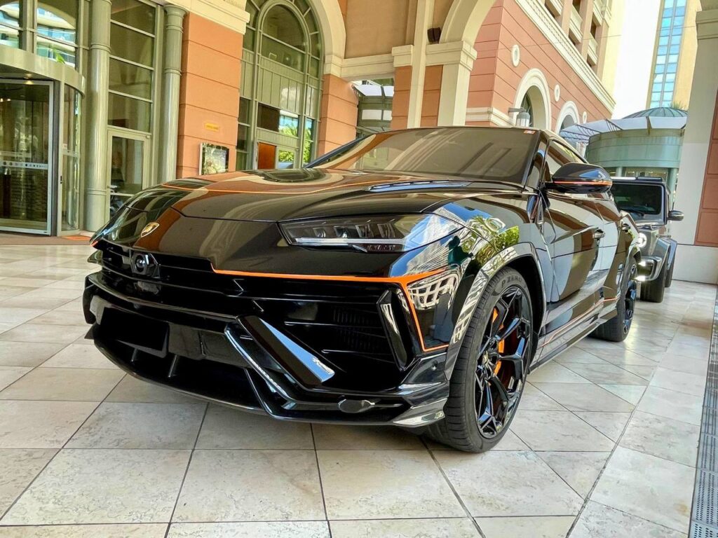 Lamborghini Urus Performante Black Front