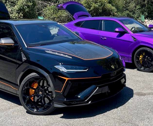 Lamborghini Urus Performante Black Front 4