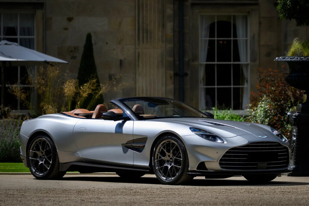 Aston Martin Vanquish Volante Front 2