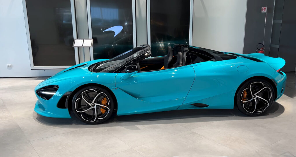 McLaren 750S Tokyo Cyan Side