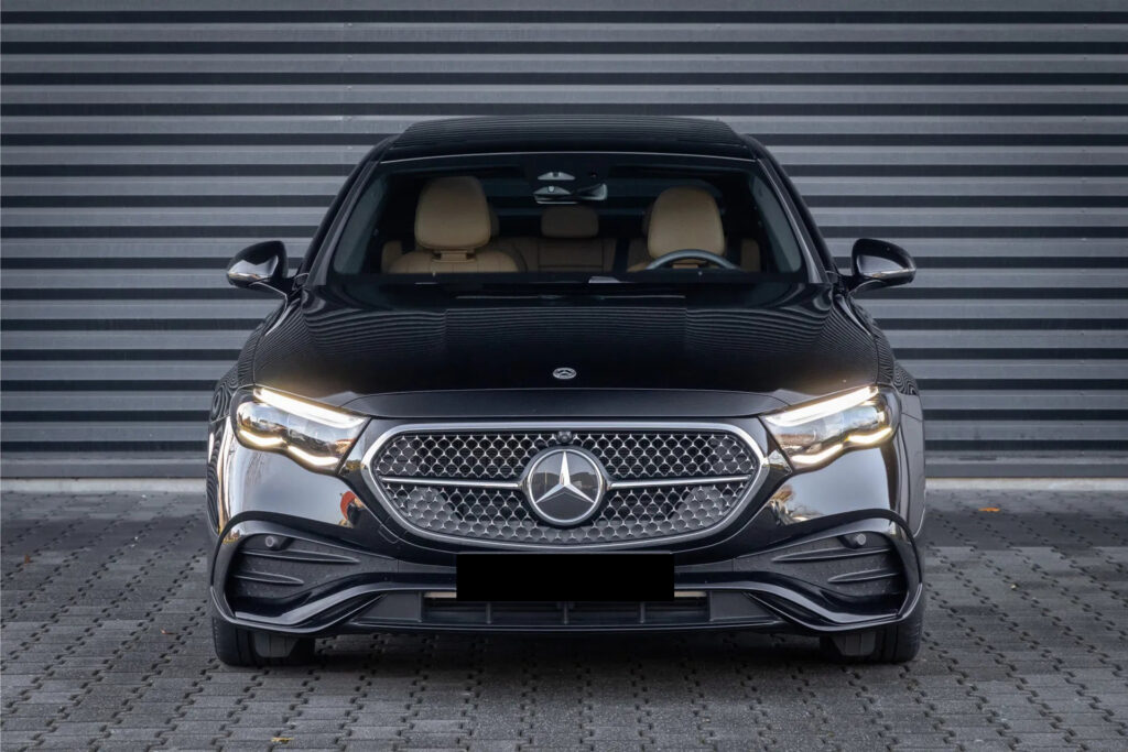 Mercedes-Benz E-Class 450d Front 3