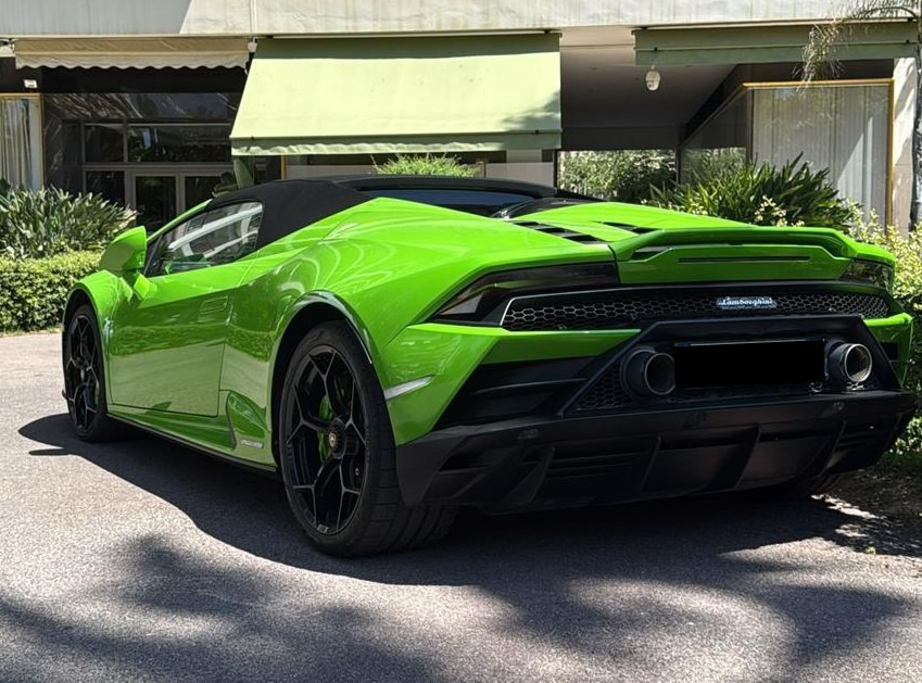 imgi_59_Lamborghini-Huracan-EVO-Spyder-Green-Front-6